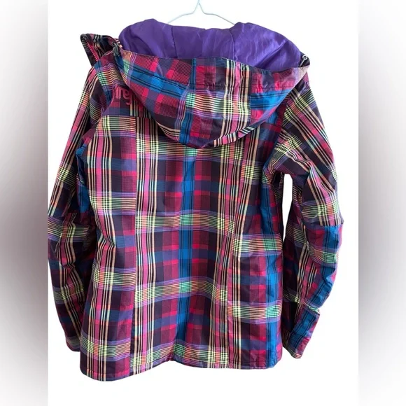 Youth Size XL Winter Jacket in a Plaid Pattern. Unisex ..
Brand: Firefly - Picture 3 of 4